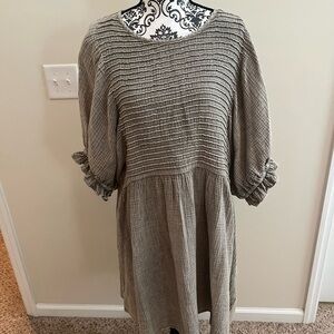 Easel washed linen babydoll dress in excellent condition. Size large